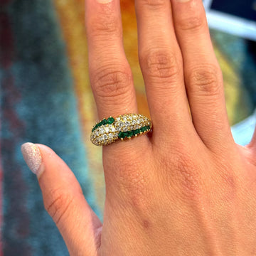 Elegant Crossover Diamond and Emerald Ring 18K Yellow Gold Size 8 1/2