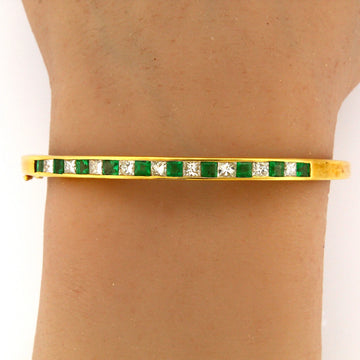Estate 18K Yellow Gold 0.55 CT Natural Diamond and Emerald 0.75 CT Bracelet
