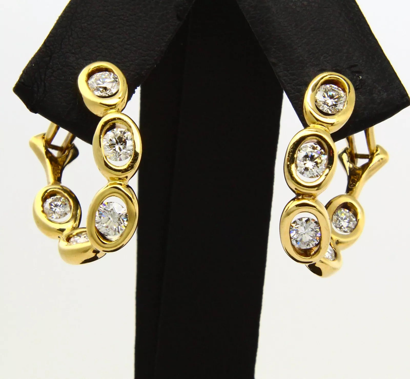 Estate 1.40 CT Natural Diamond Round Angled Hoop Earrings In 18K Yellow Gold