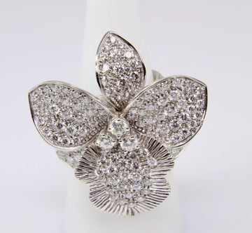 Orianne Collins 18k White Gold Tremblant Leaf Natural Diamond Ring F-G/VS1-VS2