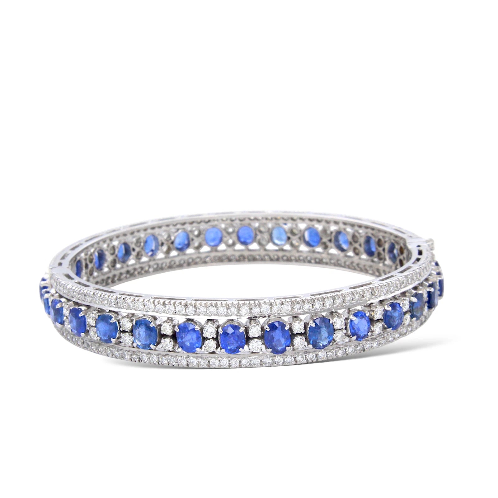 Ceylon Sapphire 15 ct and Natural Diamonds 7 ct Bangle Bracelet 18K White Gold