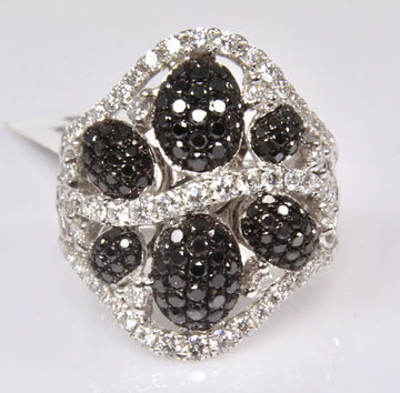 18k White Gold Black and Natural White Diamonds Ring 8.3 grams 1.94 ctw