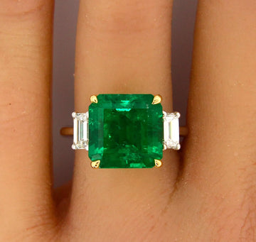 Green Emerald Colombian 7.34 CT and Diamond Ring 18K White Gold AGL Certified