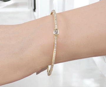 14k Yellow Gold Diamond Delicate Elegant Ladies Bracelet Bangle 0.7 ctw size 6.5