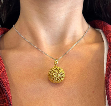CYNTHIA BACH Round Ball Pendant 18K Yellow Gold
