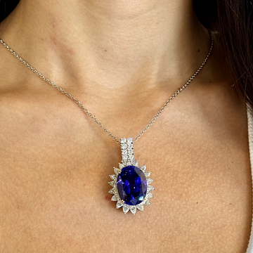 Estate 27.06 CT Tanzanite and 5.40 CT Natural Diamond 18K White Gold Pendant