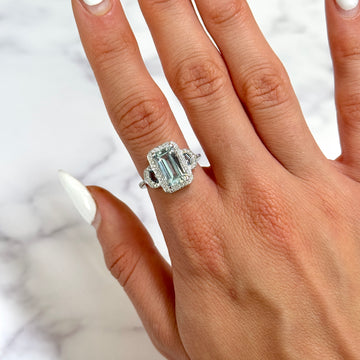 2-2.5 CT Aquamarine and Diamonds 0.30 CT Ladies Ring 14K White Gold Size 6