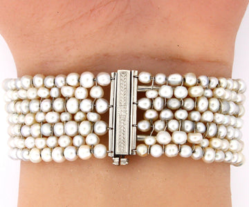 Art Deco 1930s Platinum Antique 2.00 CT Green Emerald Diamond and Pearl Bracelet