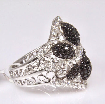 18k White Gold Black and Natural White Diamonds Ring 8.3 grams 1.94 ctw