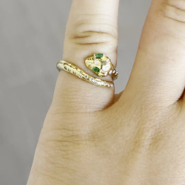 Snake Ring 18K Yellow Gold 30-40pt Diamonds Green Emerald Eyes Size 5.25