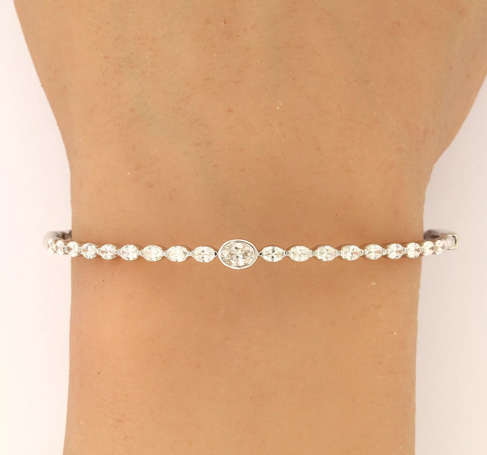 14K White Gold Oval 1.30 ct Oval Natural Diamond Bangle Size 7 Inch 