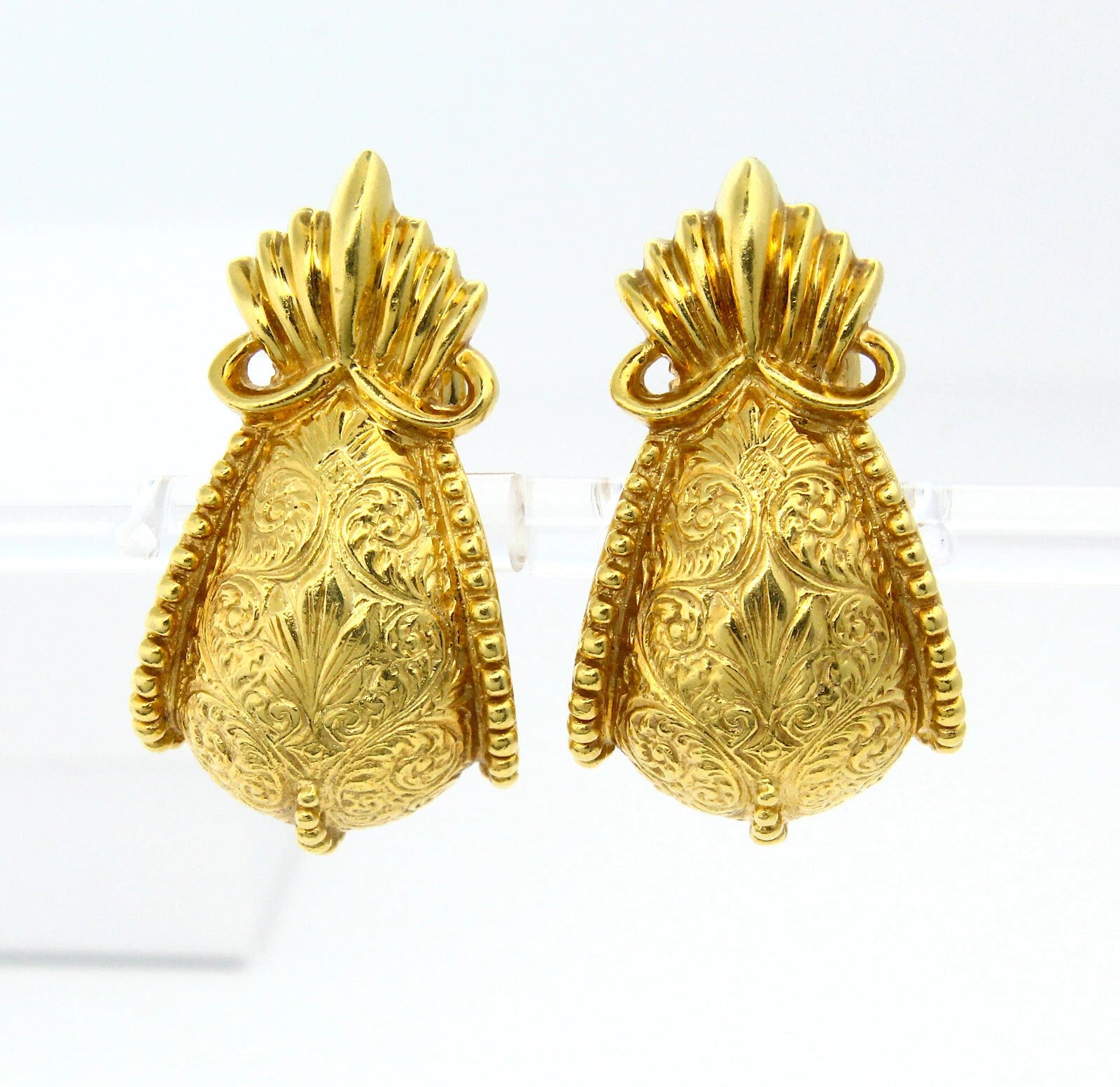 Cynthia Bach Designer Vintage 18K Large Yellow Gold Clip-On Etruscan Earrings 