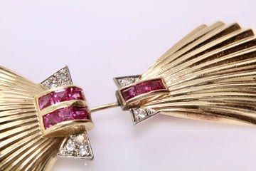 14k Rose Gold Natural Ruby Diamond Sea Shell Retro Jabot Pin Broach 1940s