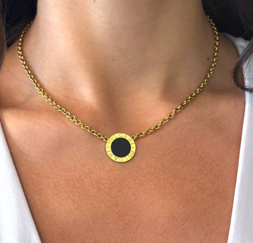 BULGARI BVLGARI Black Onyx Disc Pendant Necklace 18K Yellow Gold 16